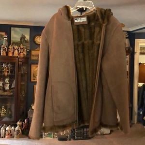 Jones New York vintage Men’s coat. Fits like an XL